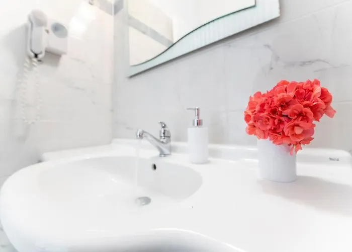 Elena * Adamantas (Milos)